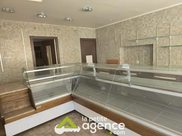 DUN SUR AURON : Idéalement bien situé, ensemble immobilier c