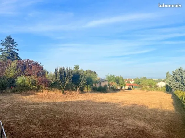 Parcelles à bâtir au plus grand calme à ST MYON - Hors lotissement