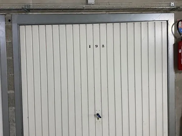 Garage box fermé