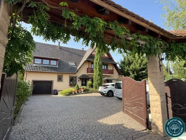 Maison 8 pièces 260 m²