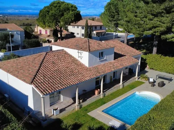 Villa Saint-Jean-de-Vedas : 4 chambres Piscine