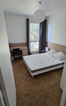 Chambre 1 pièce 74 m²