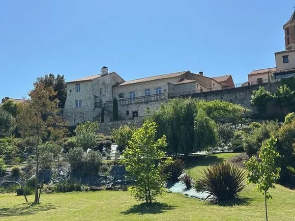 Maison 7 pièces 262 m²
