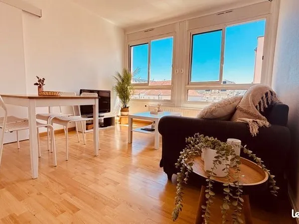 Colocation étudiante - 85 m2 - secteur République/Carnot