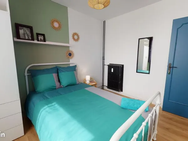 Chambre 6 pièces 85 m²