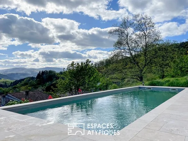 Maison de charme avec piscine et vue imprenable en Ardèche verte