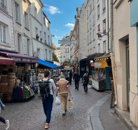Studio à vendre rue Mouffetard refait à neuf