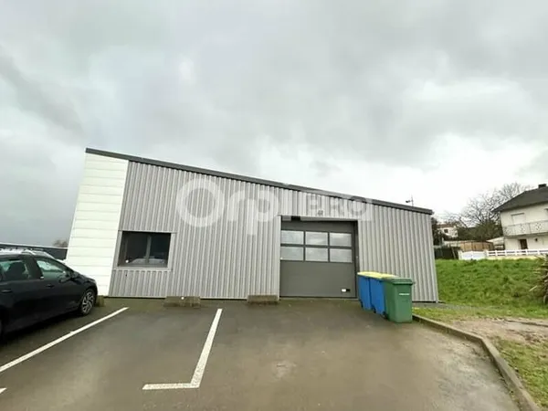Local d'activité 235 m²