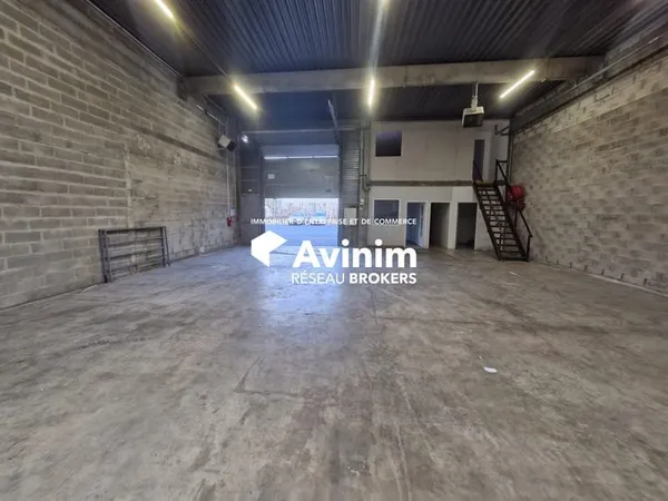 Immeuble industriel 379 m²