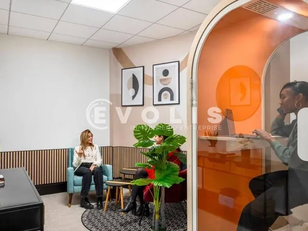 Bureau 218 m²
