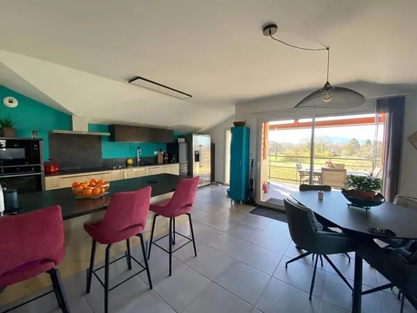 Exclusivité Appartement T5 dernier étage terrasses garage et stationnement ( 74200)