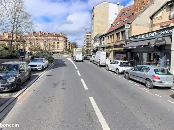 Boutique 85 m² SURESNES