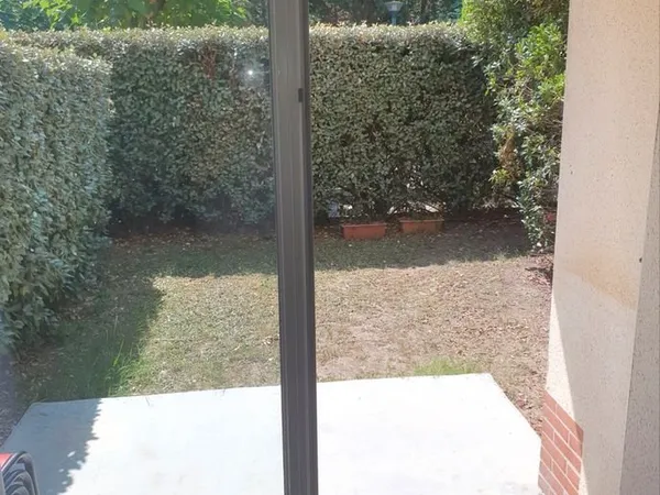 ​Charmant Studio Meublé avec Jardin & Piscine - Quartier Calme