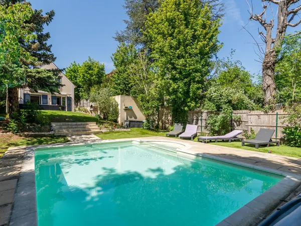 Maison récente 6 pièces avec piscine à vendre à Maisons-Laffitt