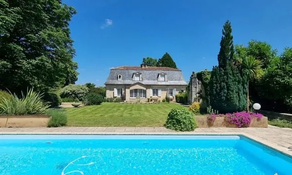 Magnifique Propriete De 1800 Sur 1hA2493 M²