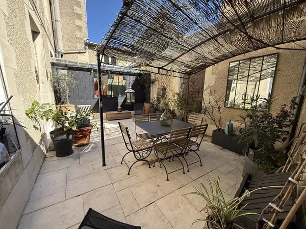 APPARTEMENT TYPE 6 de 190 M² avec TERRASSE