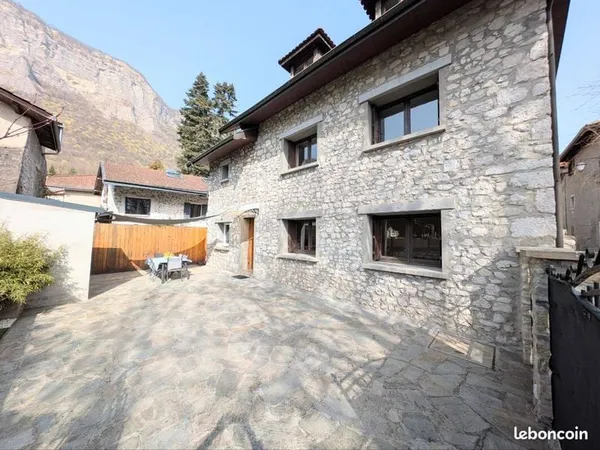 Maison 4 pièces 102 m²