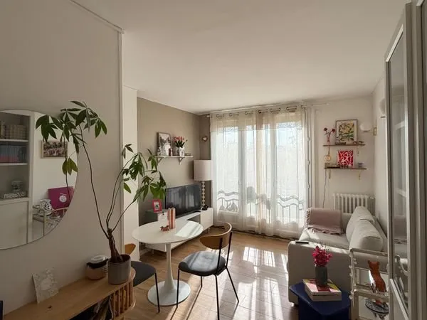Appartement coup de coeur - 3 pièces refait à neuf, lumineux , proche des transports, parking