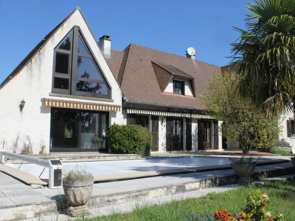 Maison d'architecte de 204m2 à rafraîchir