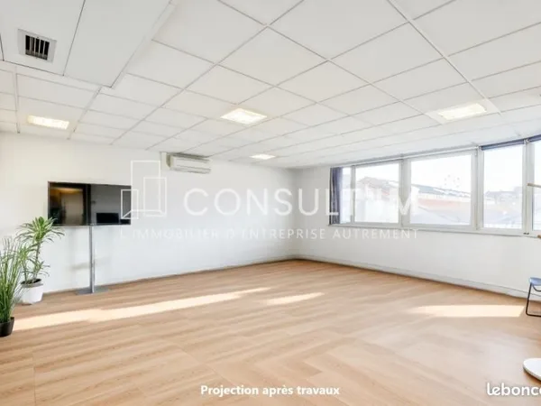 Bureau 242 m²