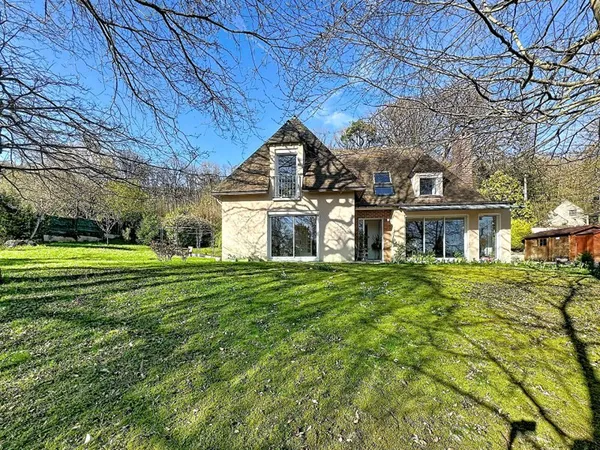 maison 7 pièces, 5 chambres, saint leu la foret, terrain 1443 m², beaux volumes, lumineux, gare lign