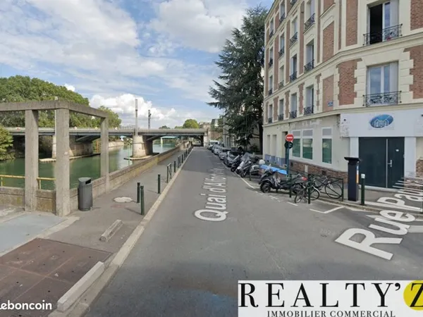 Local commercial 303 m²
