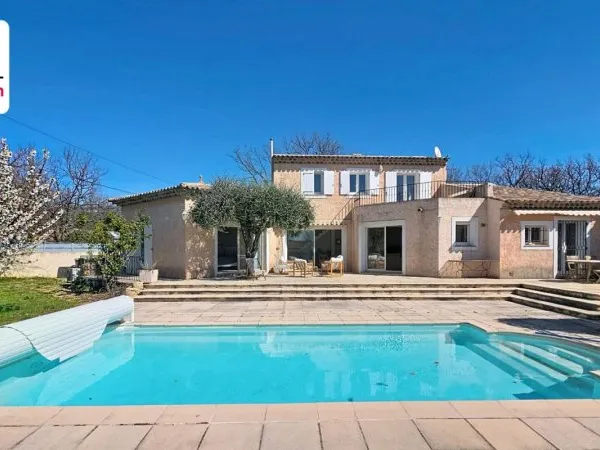 VILLA 5 PIECES 143 m2 AVEC PISCINE , GRAND GARAGE SUR TERRAIN PLAT DE 1500 M2