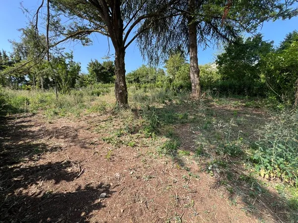 Terrain 750 m²
