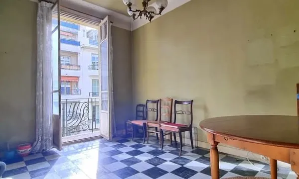 NICE CENTRE VILLE - APPARTEMENT 2 PIECES AVEC BALCON