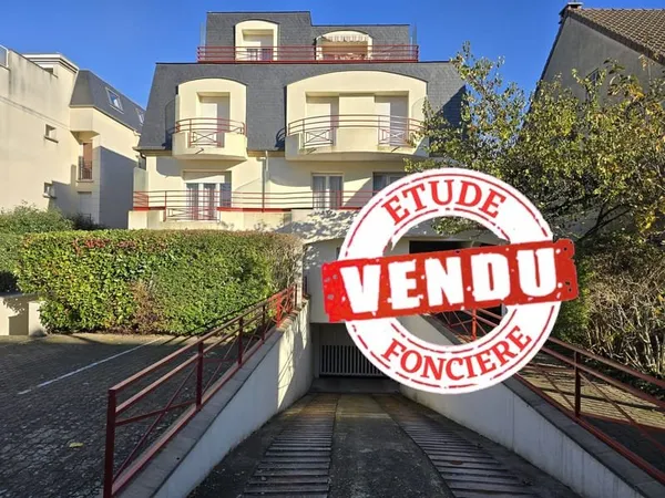 PROCHE DU PARC DE LA MAIRIE ET TOUTES COMMODITÉS - 2 PIÈCES