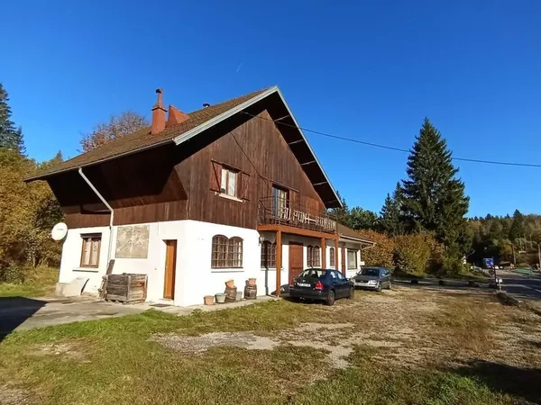 Maison 9 pièces 240 m²