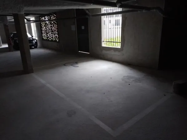 Parking intérieur à Champs sur Marne /Gournay sur Marne