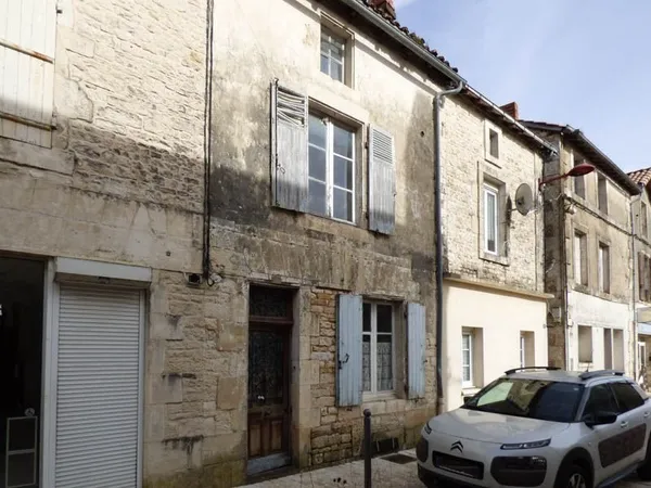 Maison Vente Sauzé-Vaussais 4p 101m² 49950€