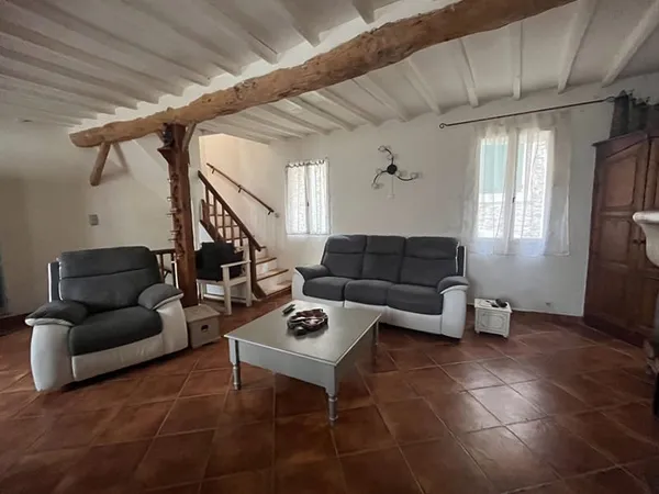 CORBIERES, MAISON PATIO ET JARDIN NON ATTENANT