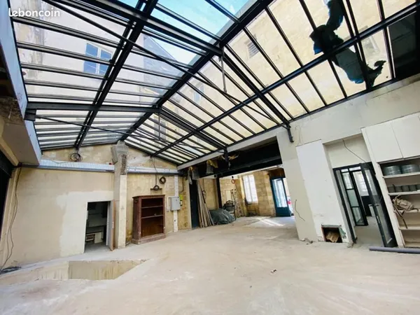 Local commercial 264 m²