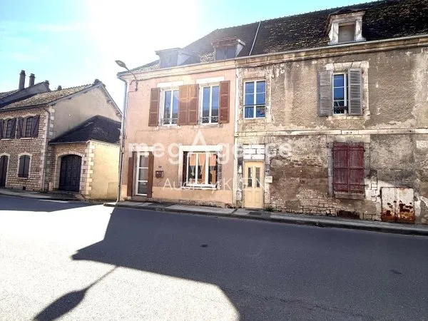 Immeuble avec revenu locatif, proche Auxerre