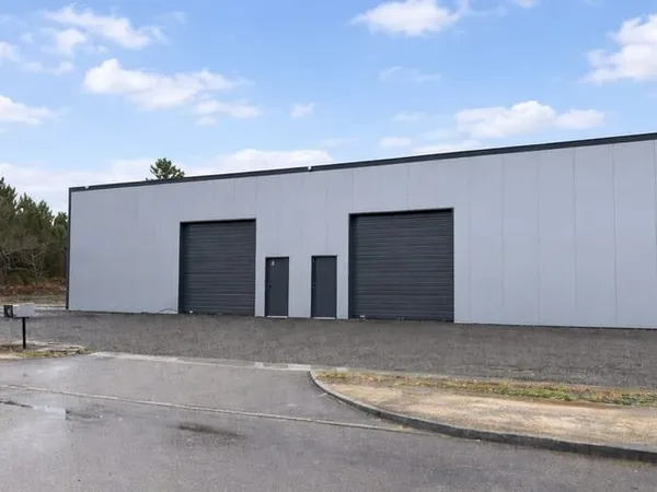 Local commercial 240 m²