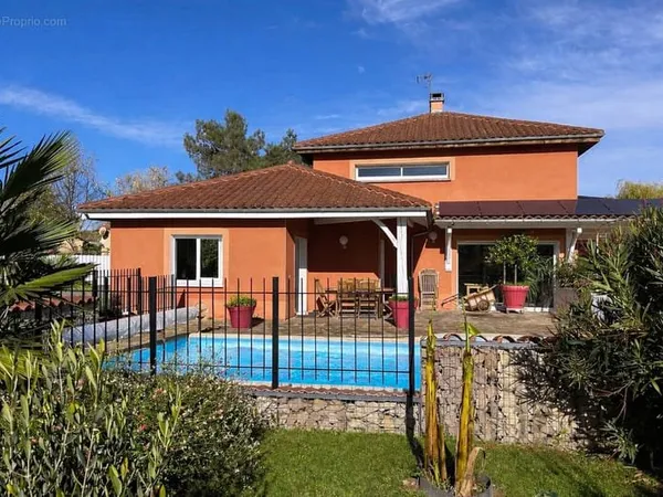 Maison Peschadoires 5 pièce(s) 174.39 m2