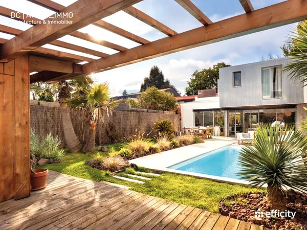 Maison 7 pièces 223 m²