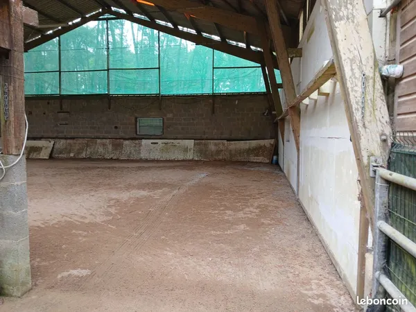 Location hangar