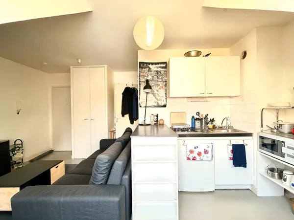 Appartement Nantes 19m² dernier étage + box en sus