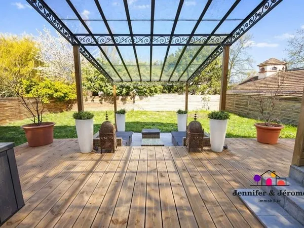 Maison 9 pièces 267 m²