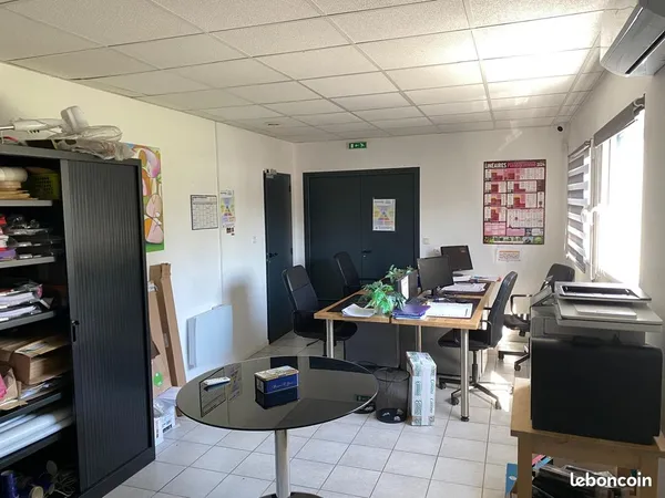 Espace de Coworking en openspace 8 postes