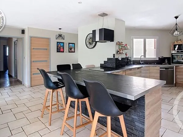 Maison 5 pièces 885 m²