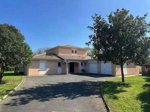 Maison 8 pièces 197 m²