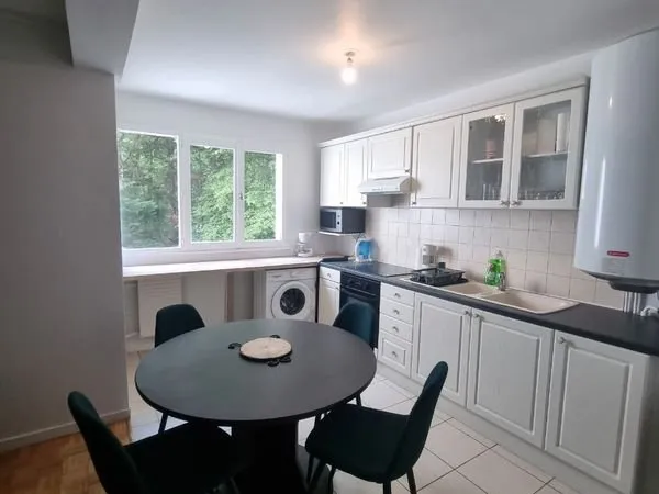 Chambre meublée 9 m² en colocation - Champ-sur-Marne - Charges comprises - Disponible fin mars