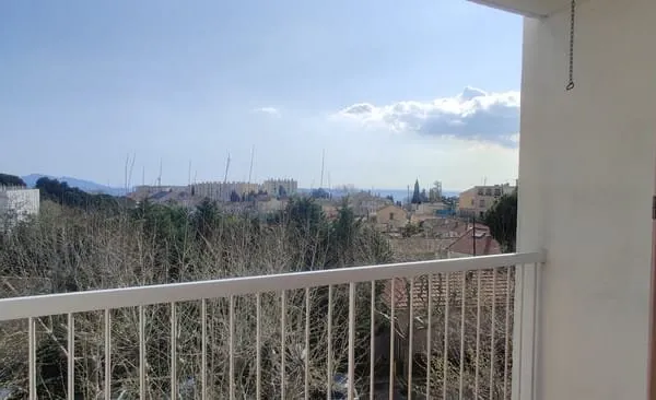 Appartement T4/5 LA VISTE +CAVE RESIDENCE FERMEE