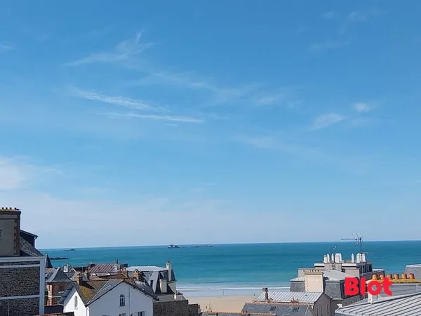 A vendre en exclusivité très bel appartement T3/4, ascenseur, balcon à saint Malo