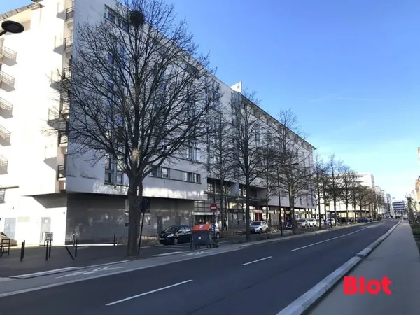 A LOUER RENNES GARE - GARAGE FERMÉ
