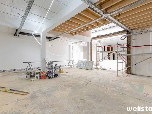 Local 333 m²